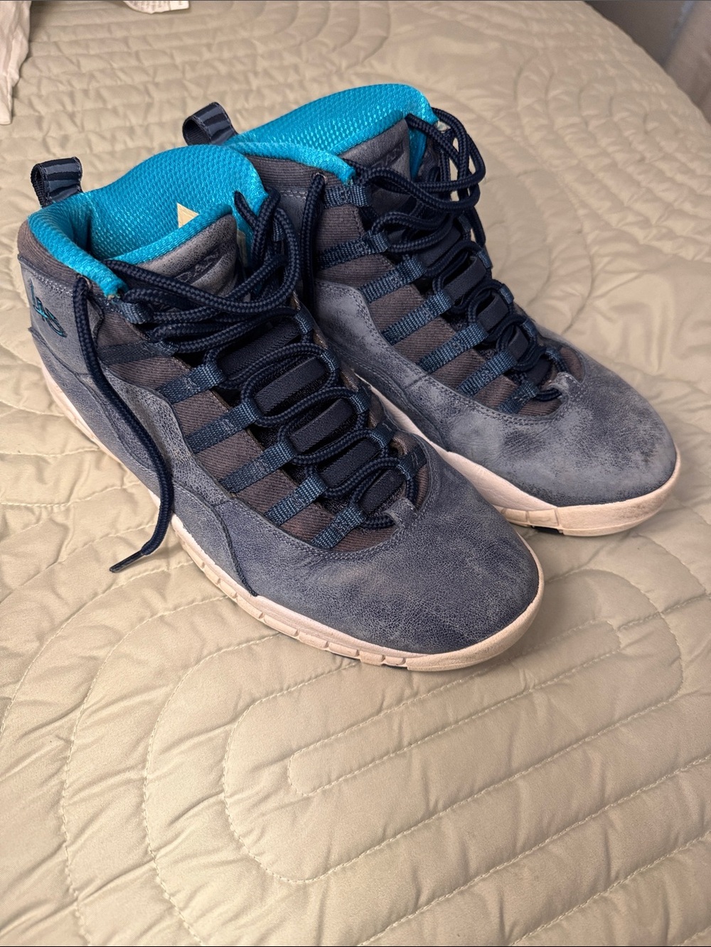 Jordan Men's Navy and Teal High-Top Sneakers